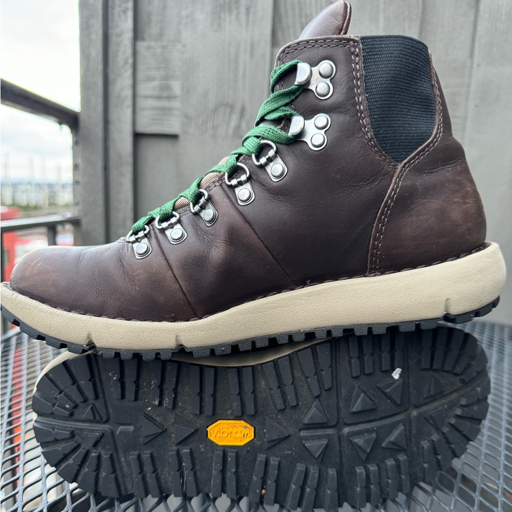Leather Danner boots GoreTex waterproof w Vibram sole men’s size 7 women’s 8.5. - Picture 9 of 9